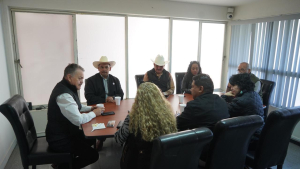 Recibe  Senador a productores de Chihuahua