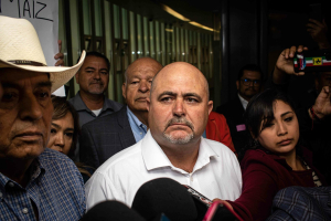 Pide comunidad Lebaron salida del senador Fern&aacute;ndez Noro&ntilde;a