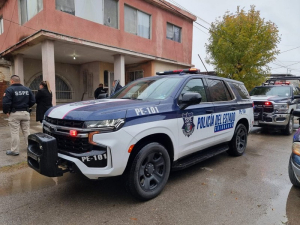 Padres abandonan a sus ni&ntilde;os en col. Independencia