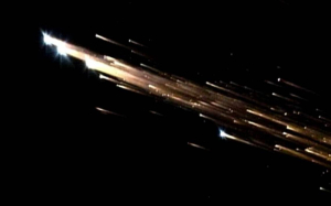 Chihuahuenses observan  restos de cohete japon&eacute;s que comenz&oacute; a destruirse sobre el cielo