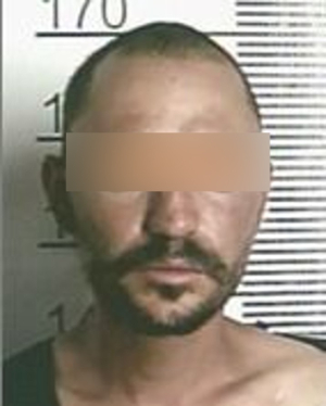 Vinculan a proceso a hombre por golpear y robar celular a una menor