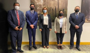 Se re&uacute;ne Gobernadora con secretario de relaciones exteriores