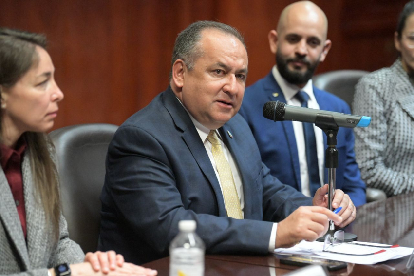 Presentan a nuevo director de la Compa&ntilde;&iacute;a de Danza de la UACH