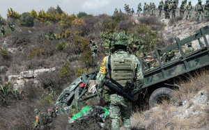 Vuelcan soldados en carretera a Guadalupe y Calvo; 1 muerto y 4 heridos