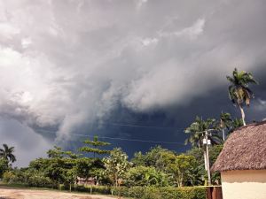 Prev&eacute;n lluvias ligeras en la regi&oacute;n, m&aacute;s intensas en la sierra