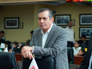 Rechazan morenistas a Pedro Torres por apoyo al paquete econ&oacute;mico