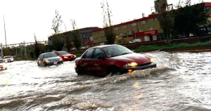 Causa caos intensa lluvia en Chihuahua