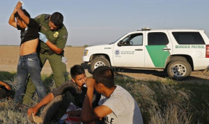 Se reducen detenciones de migrantes en frontera con EE.UU