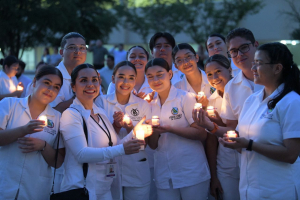Realiza FEN-UACH su tradicional ceremonia de &ldquo;transici&oacute;n de luz&rdquo; en el D&iacute;a de la Enfermer&iacute;a