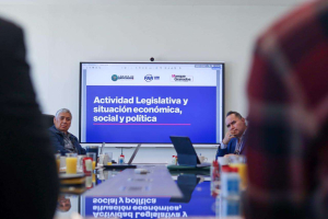 Se re&uacute;ne diputada federal con economistas en Chihuahua