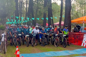 250 ciclistas participan en la carrera &ldquo;Chinaca Adventure en Madera&rdquo;