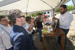 Se interesa la agencia de noticias EFE en las investigaciones del sotol que realiza la UACH.