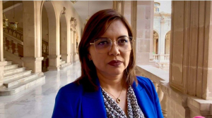 Piden a Padres revisar libros de texto con sus hijos