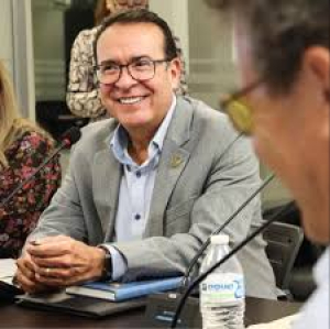 El Congreso del Estado recibe al Director Ejecutivo de la JCAS