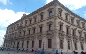 Gobierno reanuda actividades el martes 6 de mayo