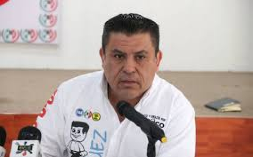 Alex Dom&iacute;nguez quiere su reelecci&oacute;n en la dirigencia estatal del PRI