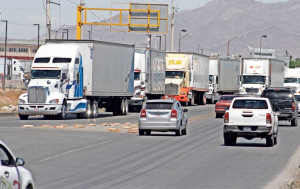 Bloquean una vez m&aacute;s la carretera Chihuahua-Ju&aacute;rez ante pasividad de autoridades