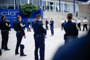 Otorga Gobernadora  est&iacute;mulos a polic&iacute;as estatales por m&eacute;ritos en su labor