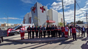 Gobernadora entrega unidad m&eacute;dica a la cruz roja en la capital