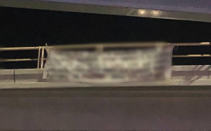 Cuelgan manta en chihuahua contra extorsionadores: &ldquo;a robar a otro municipio&rdquo;