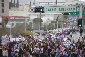 Desmanes y agresiones en contra del gobierno y de la UACH