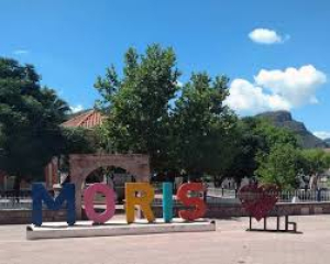 Gobierno brinda apoyos a familias afectadas por lluvias en Moris