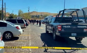 Acribillan a hombre afuera de centro comercial