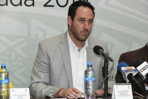 Investigan a Pedro Santa Rosa por peculado