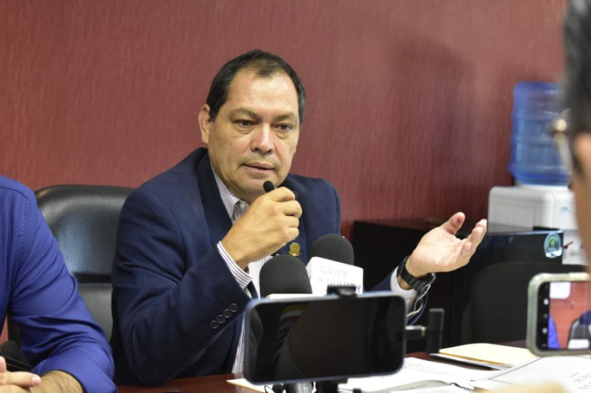 Javier Corral ya es morenista y ahora gobernara bien: Oscar Castrejon