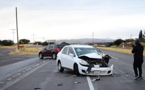 Accidente en carretera a Cuauht&eacute;moc para circulaci&oacute;n por m&aacute;s de una hora