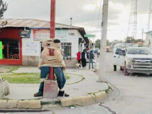 Torturan y dejan amarrados en postes a 7 hombres en San Juanito