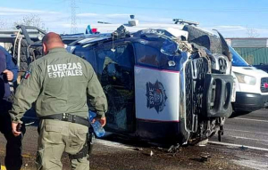 Se vuelca patrulla en la carreta Cuauht&eacute;moc-Chihuahua