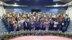 Rompe r&eacute;cord bodas colectivas con 169