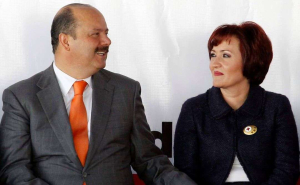 Detienen en El Paso a Bertha G&oacute;mez esposa de C&eacute;sar Duarte