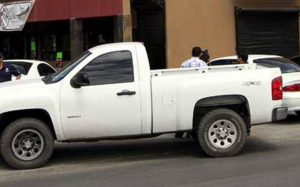 Recuperan pick up con reporte de robo
