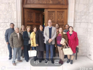 Entregan petici&oacute;n para homologar bono de jubilados del Snte