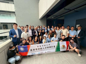 Felicita Taiw&aacute;n al talento chihuahuense