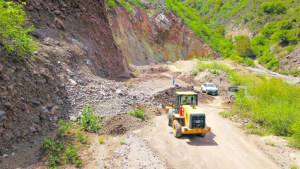 Lluvia causa graves deslaves en Batopilas, interviene la SCT