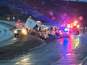 Vuelca un tr&aacute;iler en la carretera a Chihuahua